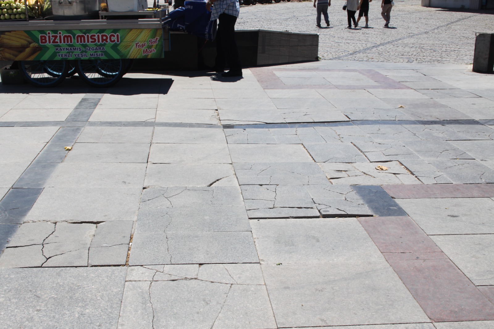 Bandırma’nın kalbi Cumhuriyet Meydanı’ndaki