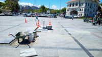 Vatandaşların aylardır tepki gösterdiği Bandırma’nın kalbi Cumhuriyet Meydanı’ndaki kırık taşlar,