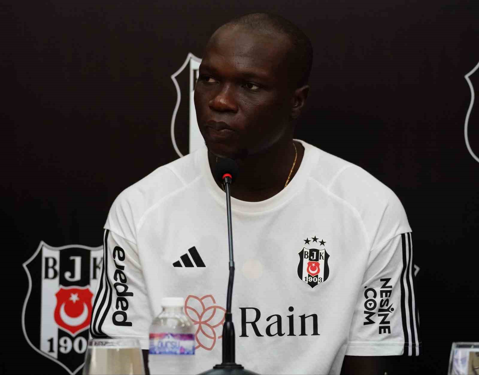 BEŞİKTAŞ’IN GOLCÜ OYUNCUSU VİNCENT ABOUBAKAR, TİRANA MAÇI ÖNCESİ YAPTIĞI AÇIKLAMADA,