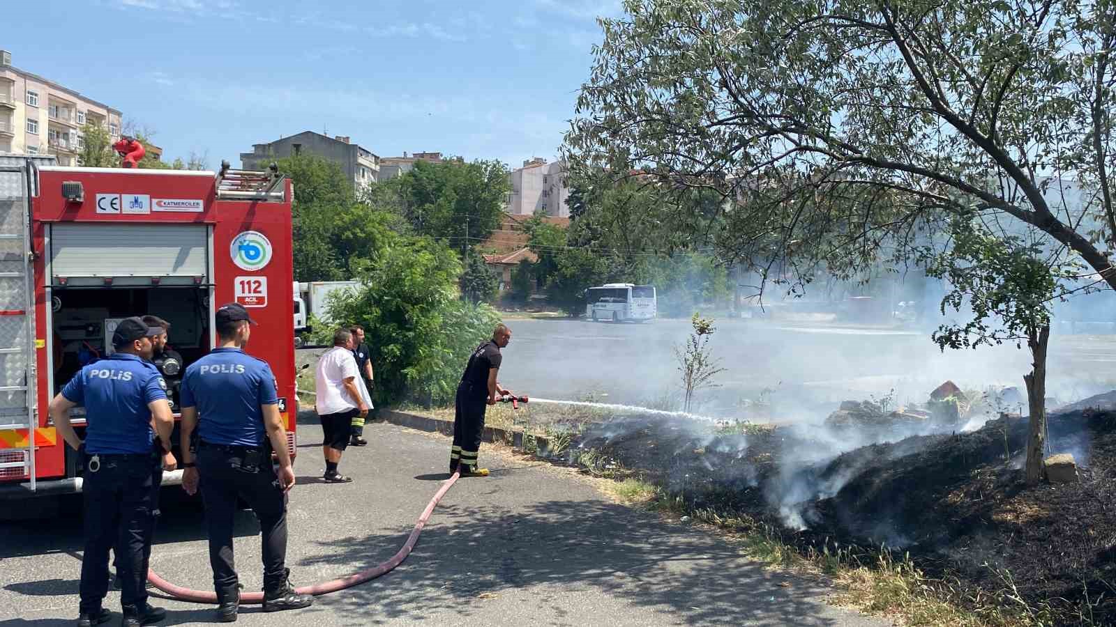 AĞAÇLIK ALANDA ÇIKAN YANGIN KORKUTTU