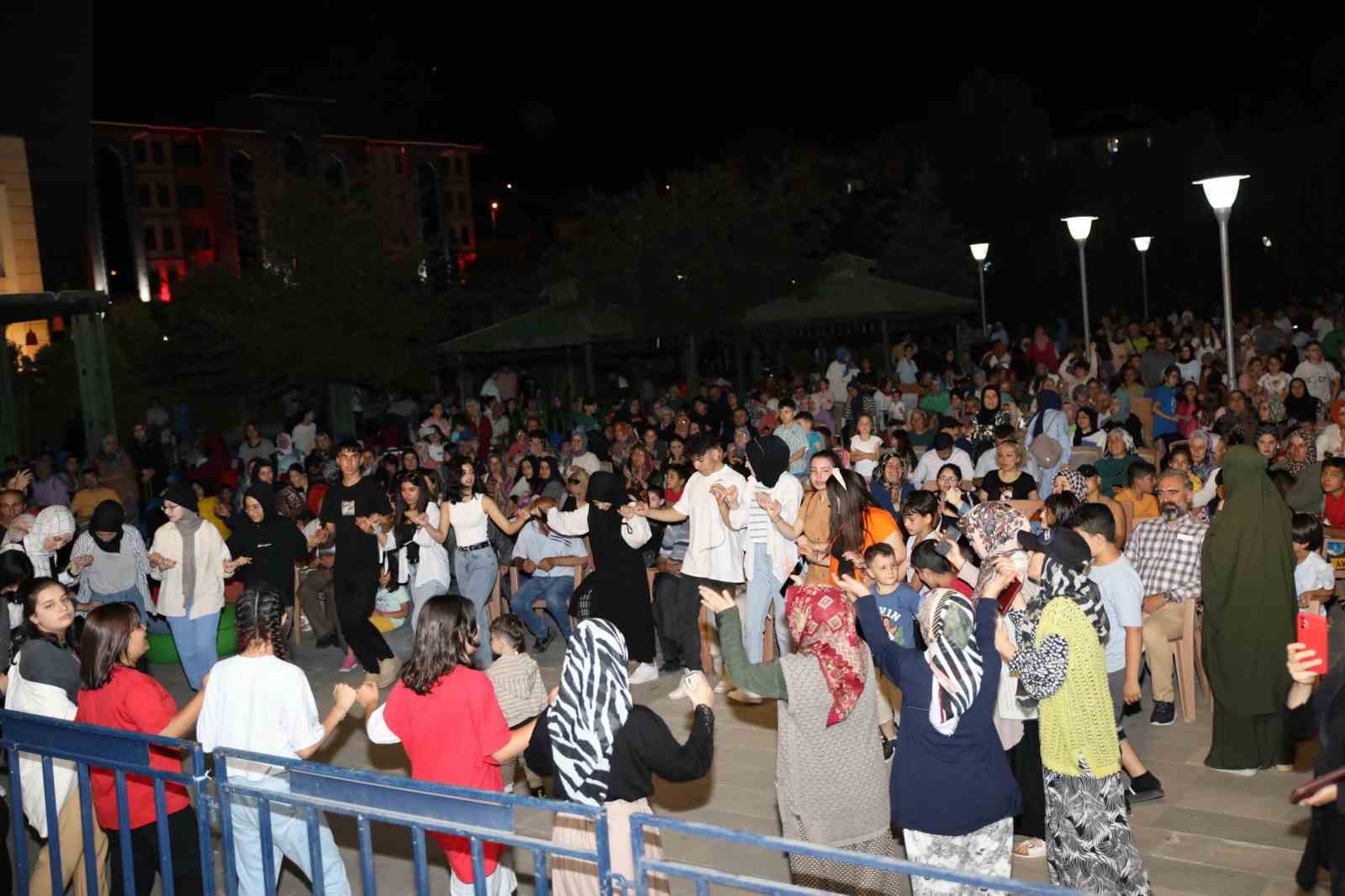 AKYURT BELEDİYESİNDE UZUN SOLUKLU YAZ EĞLENCELERİ BAŞLADI. ÇOCUKLARIN YAZ AKŞAMLARINDA