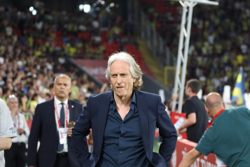 GEÇTİĞİMİZ SEZON FENERBAHÇE'Yİ ÇALIŞTIRAN PORTEKİZLİ TEKNİK DİREKTÖR JORGE JESUS, SUUDİ