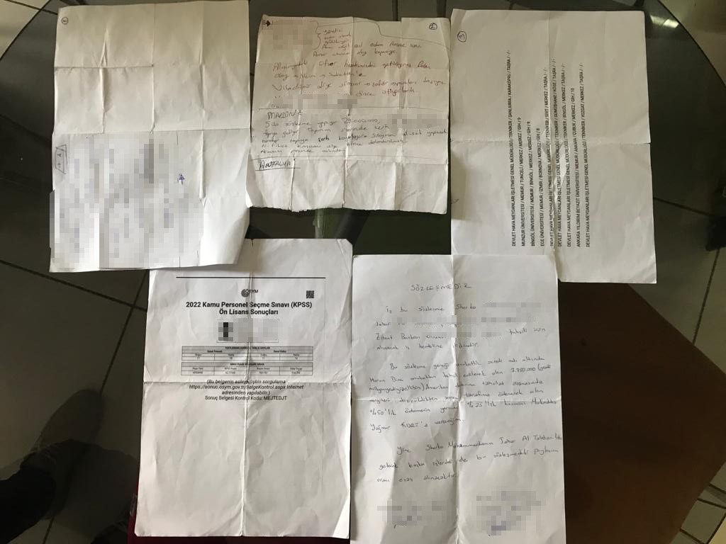 KENDİLERİNİ KAMU GÖREVLİSİ VE BÜROKRAT OLARAK TANITARAK AĞINA DÜŞÜRDÜKLERİ KİŞİLERİ
