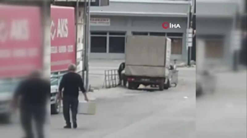 ANKARA'NIN ALTINDAĞ İLÇESİNDE BİR KADINA YÖNELİK SOKAK ORTASINDA YAŞANAN ŞİDDET,