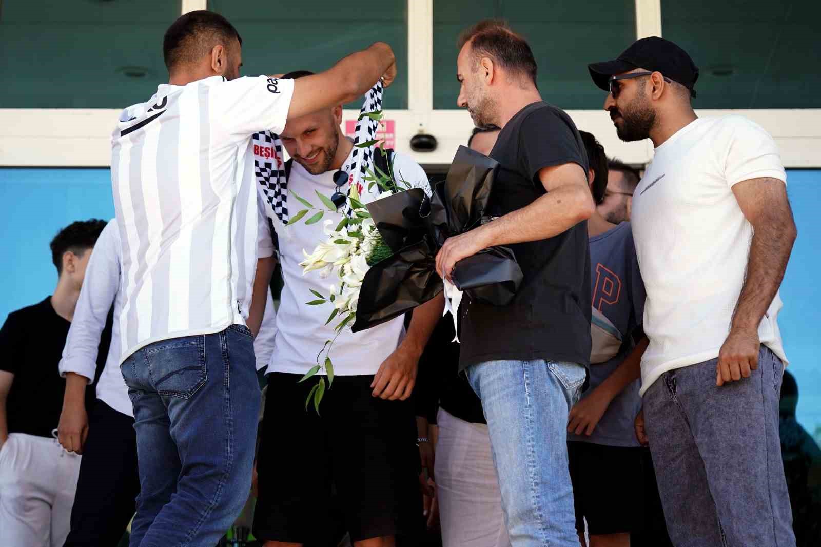 BEŞİKTAŞ’IN TRANSFER GÖRÜŞMELERİ YAPTIĞI 29 YAŞINDAKİ HIRVAT FUTBOLCU ANTE REBİC,