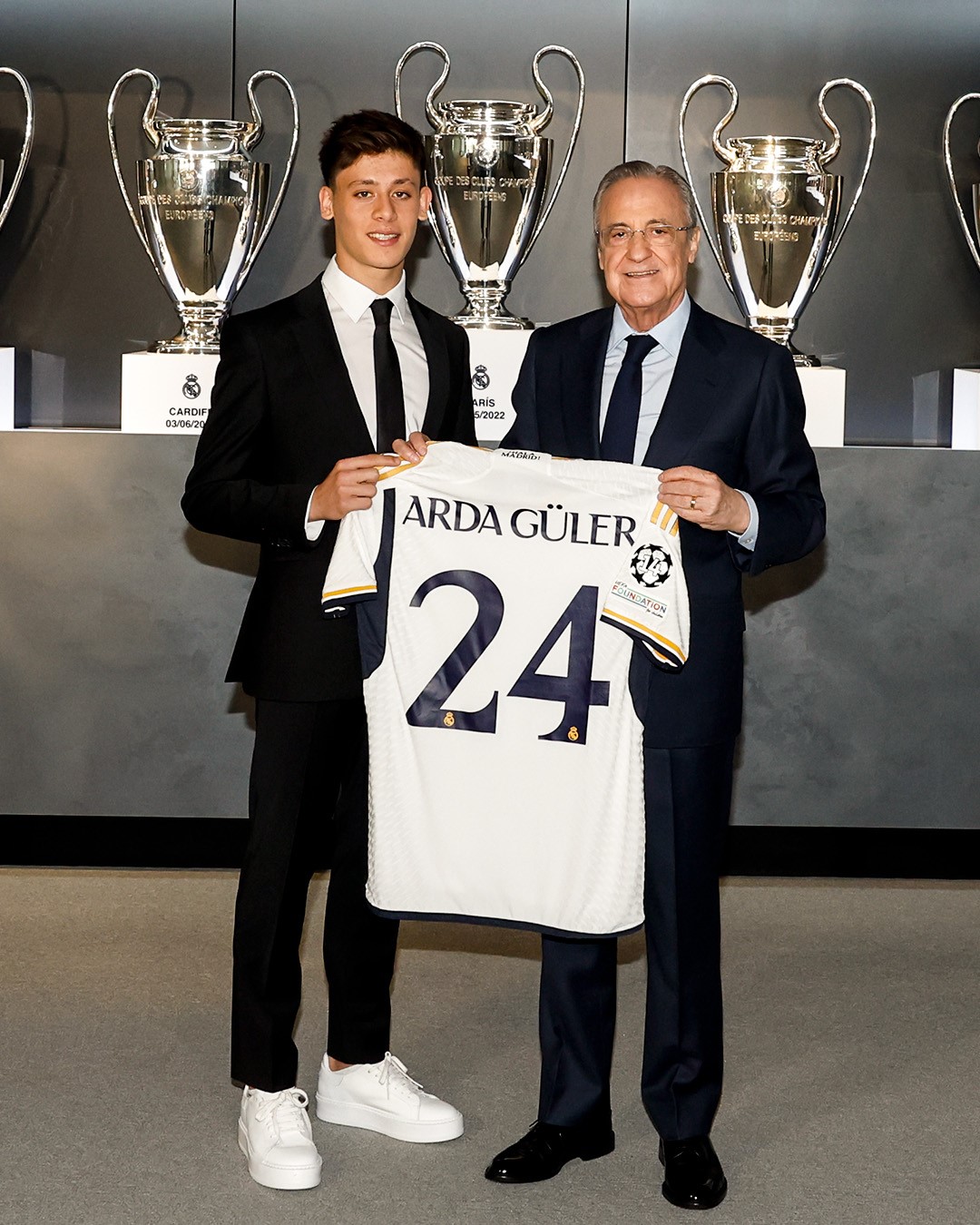 REAL MADRİD’İN YENİ TRANSFERİ ARDA GÜLER, İMZA TÖRENİNİN ARDINDAN DÜZENLENEN