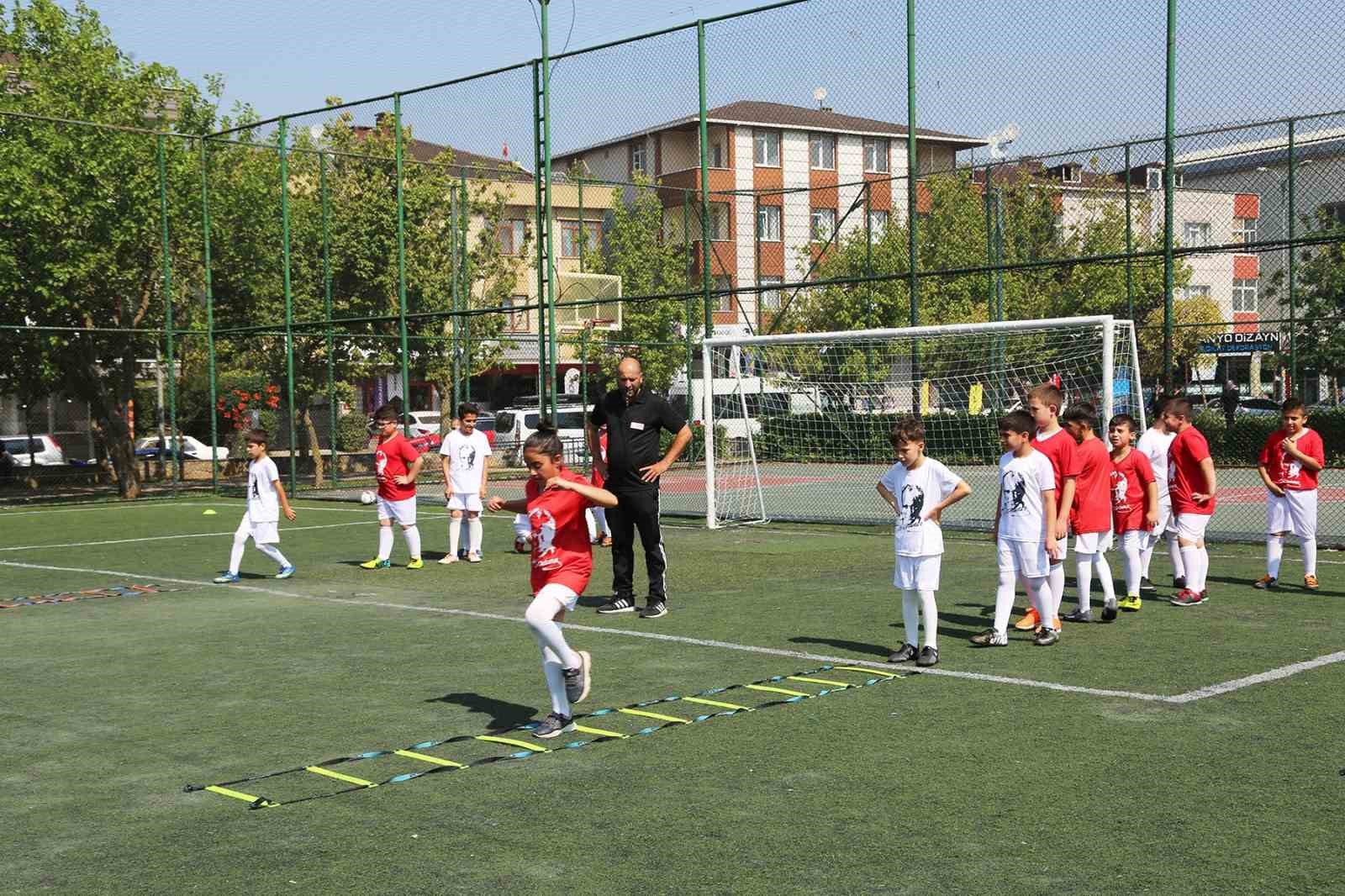 ATAŞEHİR BELEDİYESİ’NİN YAZ TATİLİ SÜRECİNDE İLÇEDEKİ ÇOCUK VE GENÇLERE YÖNELİK
