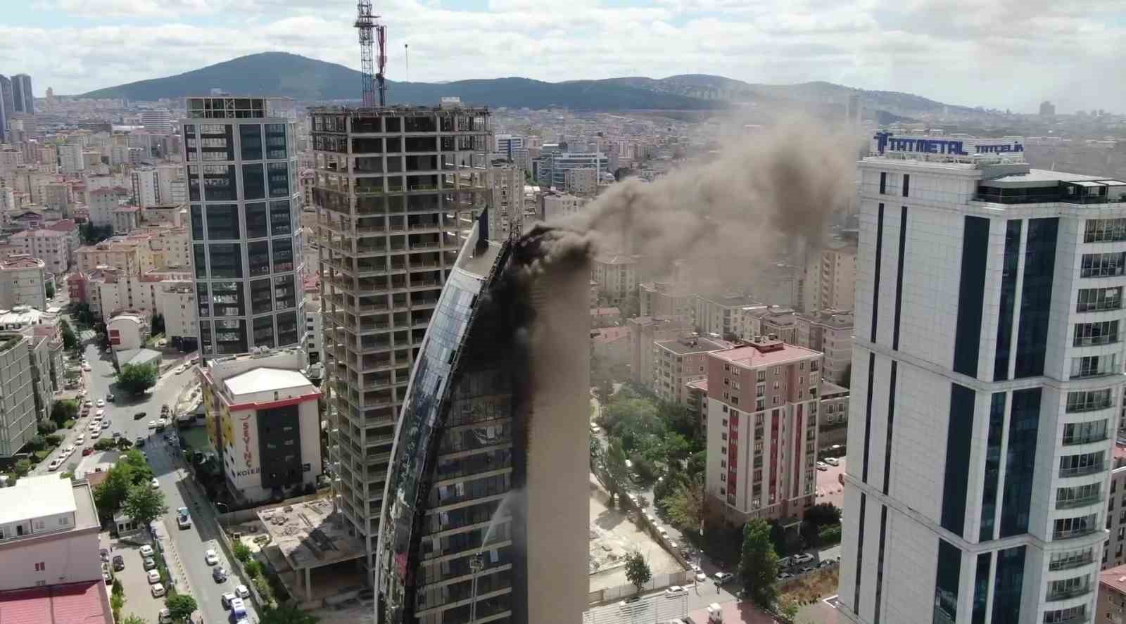 ATAŞEHİR’DE İŞ MERKEZİ OLARAK KULLANILAN AKTİF HAN PLAZA İSİMLİ 17