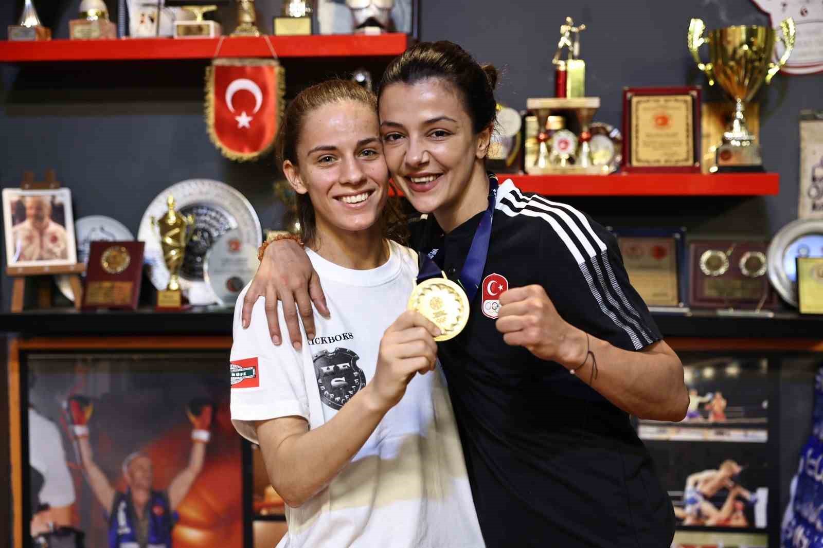 POLONYA’DA DÜZENLENEN 3’ÜNCÜ AVRUPA OYUNLARI’NDAN ALTIN MADALYAYLA YURDA DÖNEN BAĞCILAR