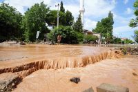 Kastamonu’da şiddetli sağanak yağışın ardından kapanan Cide-Bartın karayolu suların çekilmesi