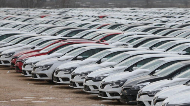 Adana’da internet üzerinden otomobilini satışa koyan bir kişiye 2 bin