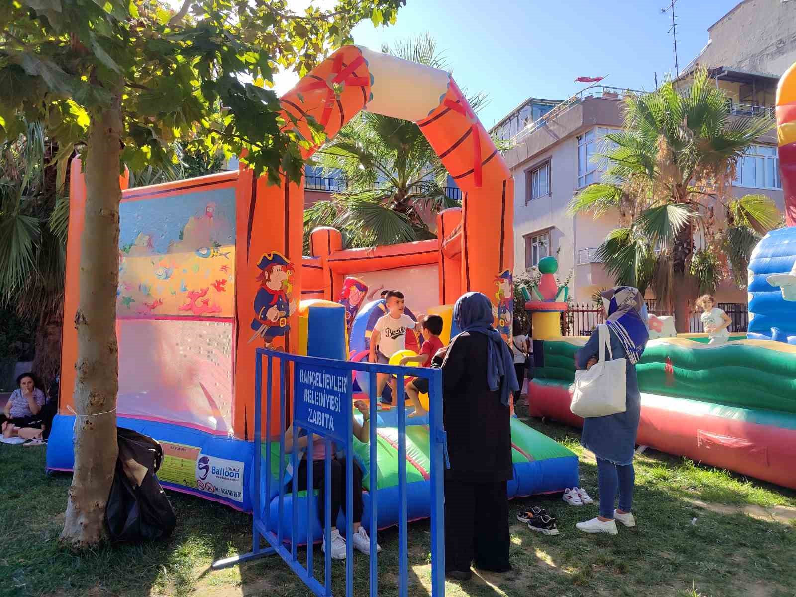 BAHÇELİEVLER BELEDİYESİ TARAFINDAN KÜLTÜR-SANAT ETKİNLİKLERİ ÇERÇEVESİNDE 1990’LAR 2000’LER FESTİVALİ DÜZENLENDİ.