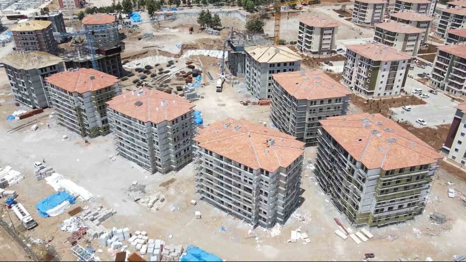 ÇEVRE, ŞEHİRCİLİK VE İKLİM DEĞİŞİKLİĞİ BAKANI MEHMET ÖZHASEKİ, “DEPREM BÖLGESİNDE