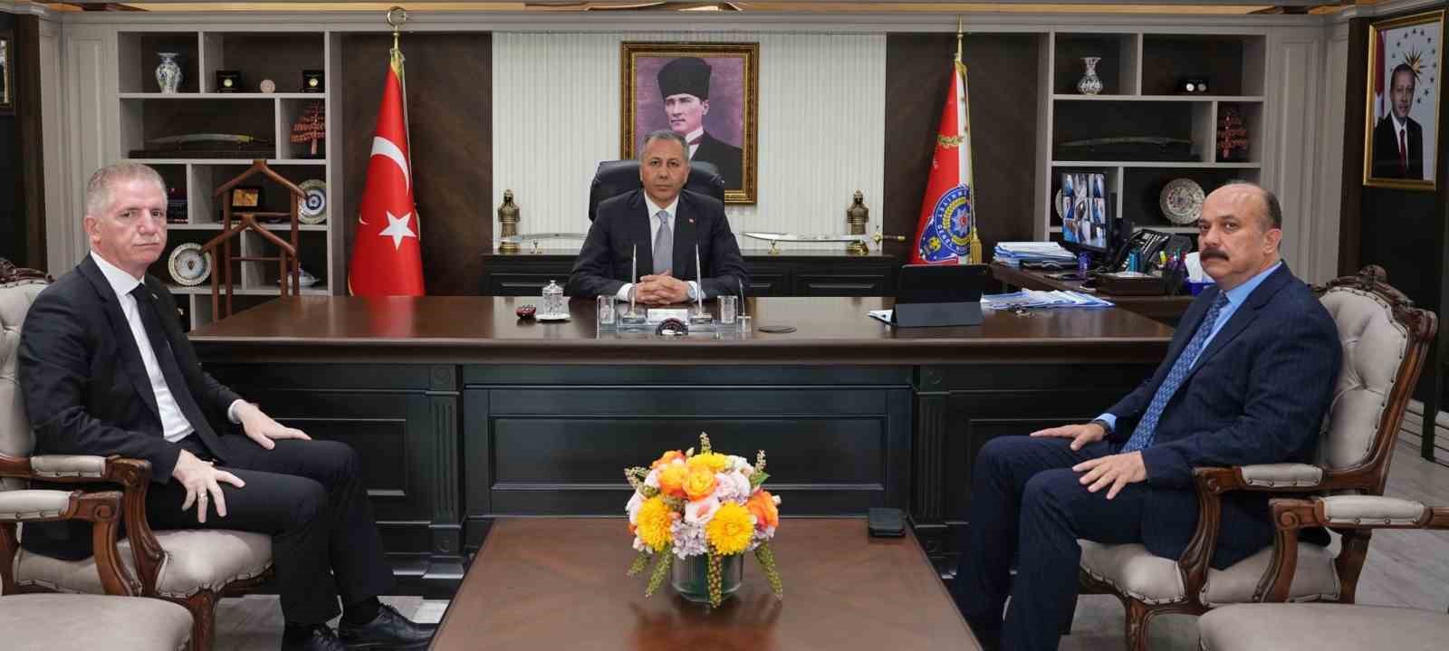 İÇİŞLERİ BAKANI ALİ YERLİKAYA, İSTANBUL VALİSİ DAVUT GÜL VE İL