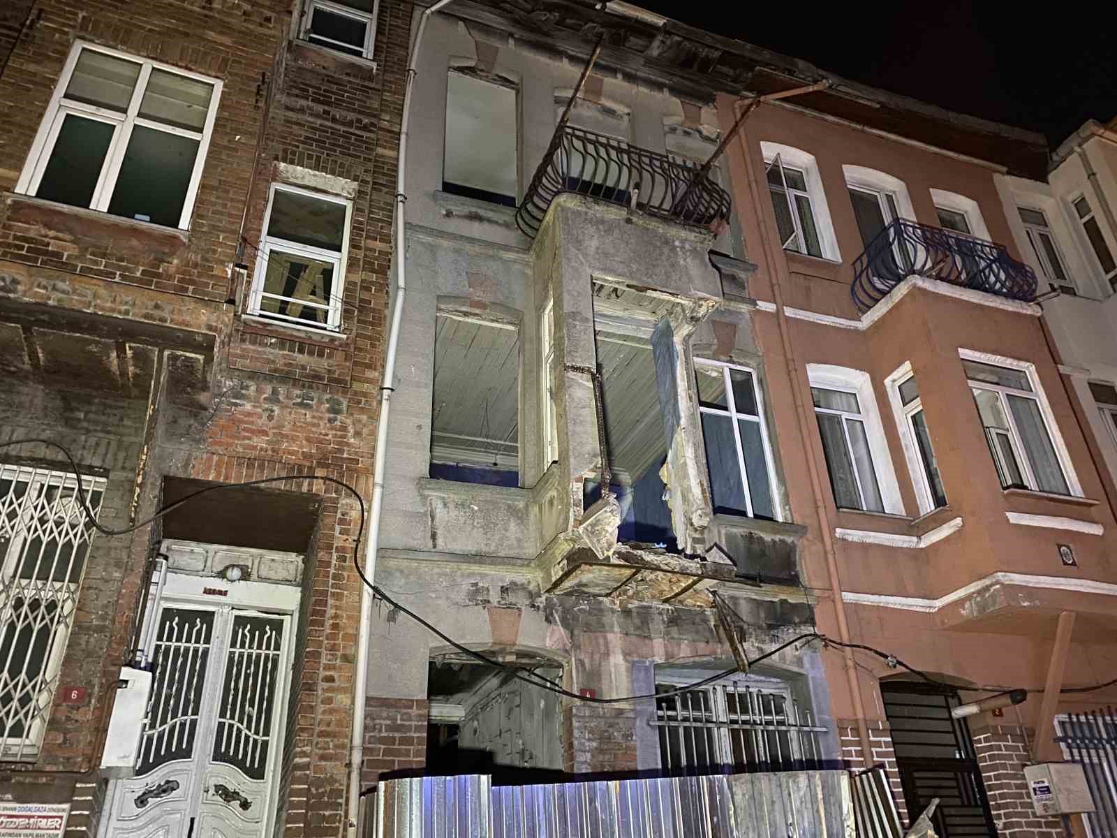 ÇÖKEN BALKON CEPHE