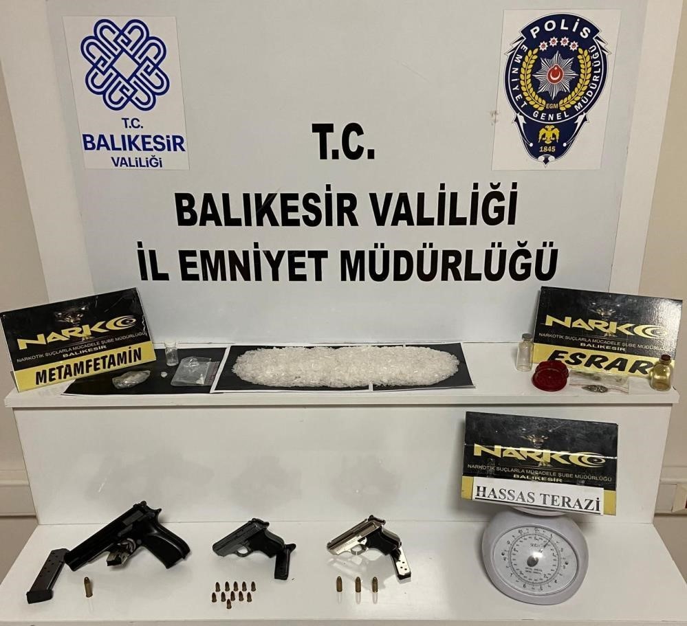BALIKESİR'DE 46 ŞAHSA UYUŞTURUCU OPERASYONU