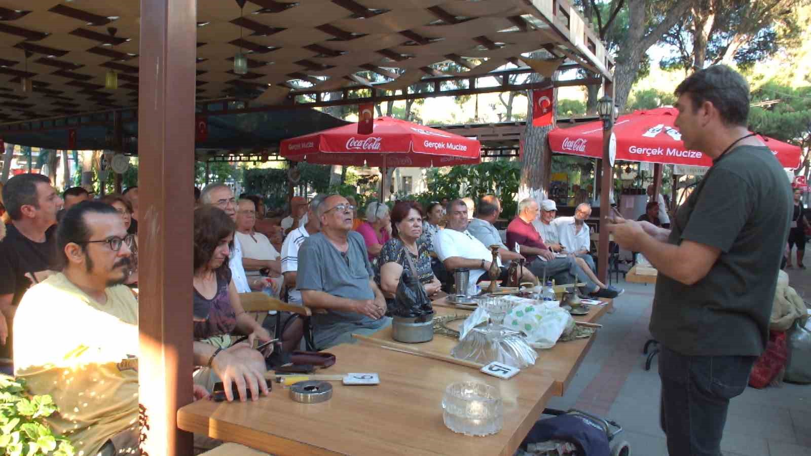 BURHANİYE İLÇESİNDE 3 YILDIR DEVAM EDEN ESKİ EŞYA MEZADI, ANTİKA
