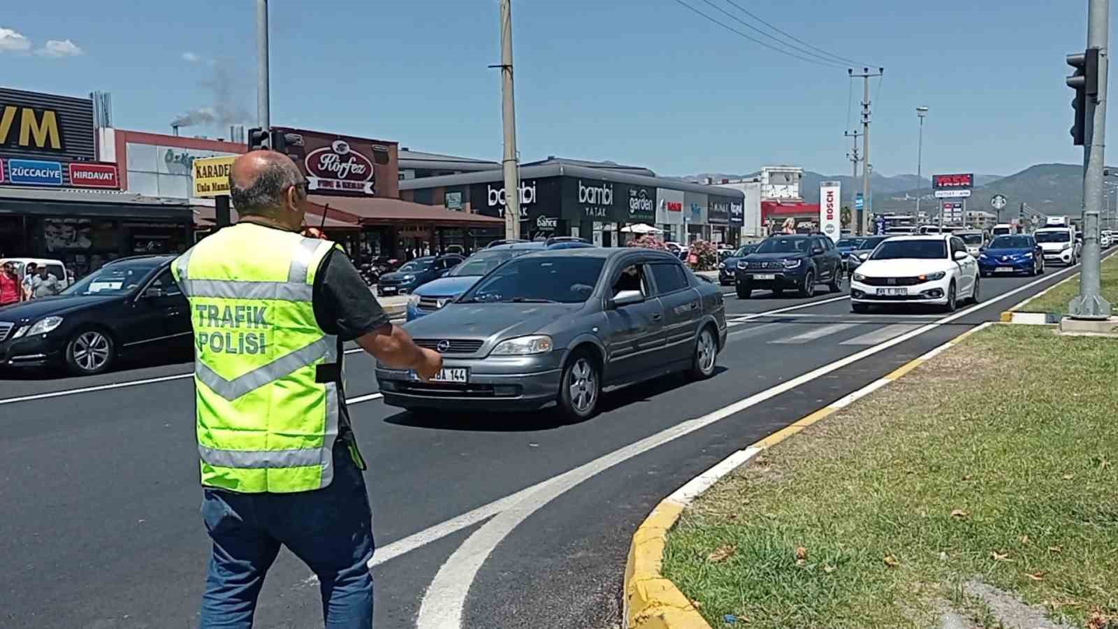 EDREMİT KÖRFEZİ HAVRAN-EDREMİT-AYVALIK GÜZERGAHINDAKİ 32 NOKTADA ALINAN ETKİN TRAFİK ÖNLEMİ