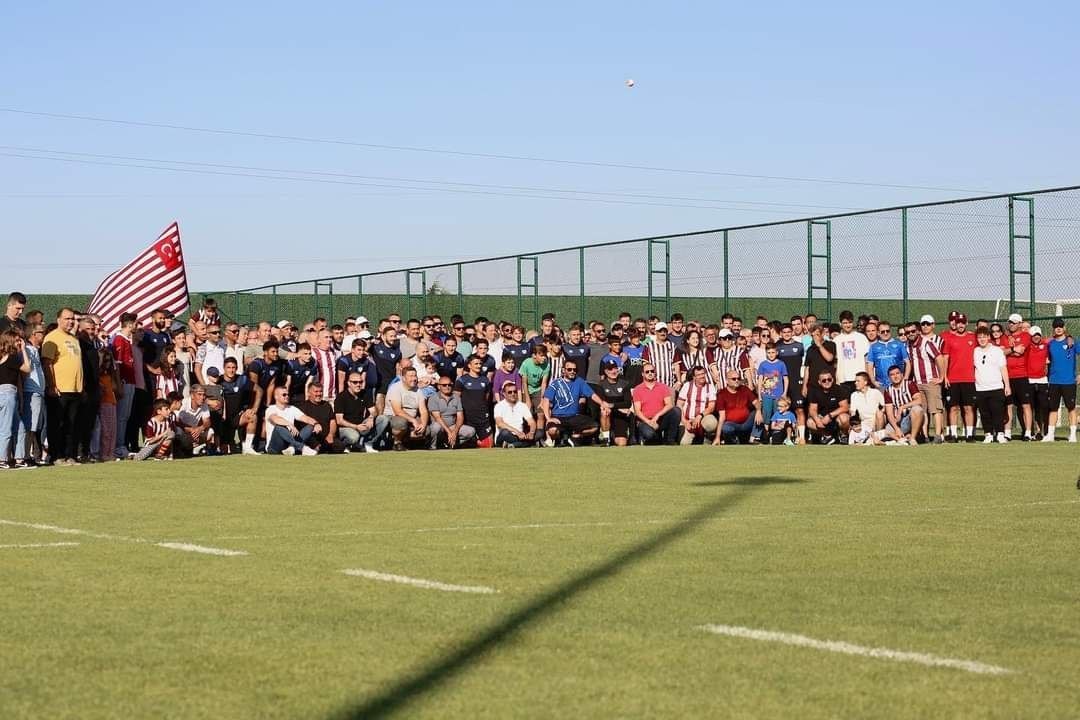 BANDIRMASPOR KULÜBÜ ANTRENMANDA TARAFTARLARIYLA BULUŞTU