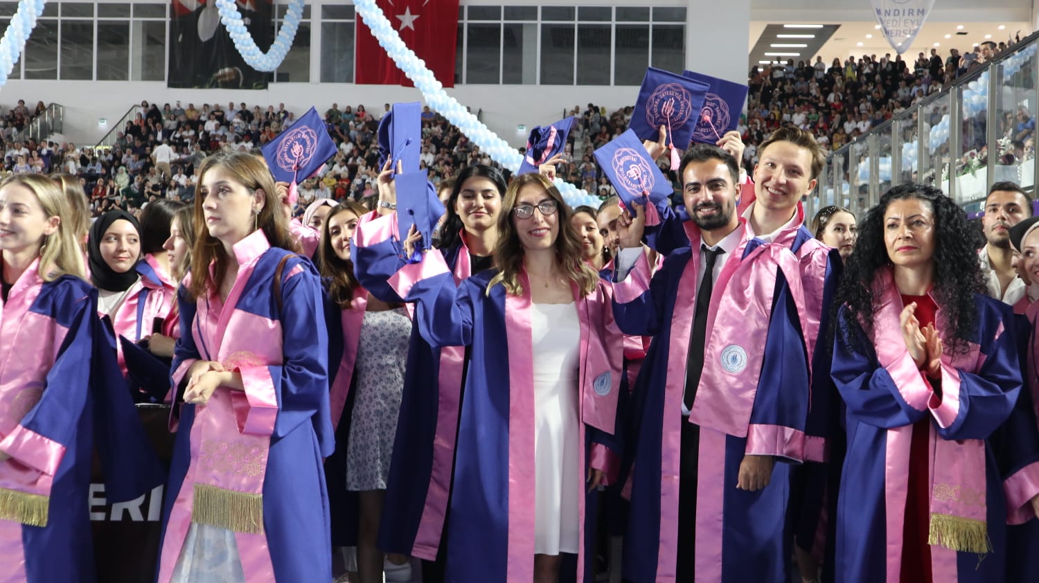 Bandırma Onyedi Eylül Üniversitesi 2022-2023 eğitim ve öğretim yılı Mezuniyet