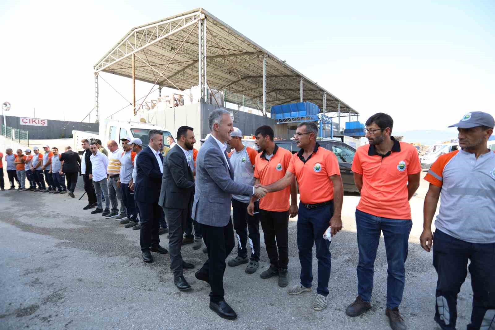 BELEDİYE BAŞKANI ALPER TABAN, BAYRAM TATİLİ SONRASI YENİ HAFTAYA PERSONELLERİ