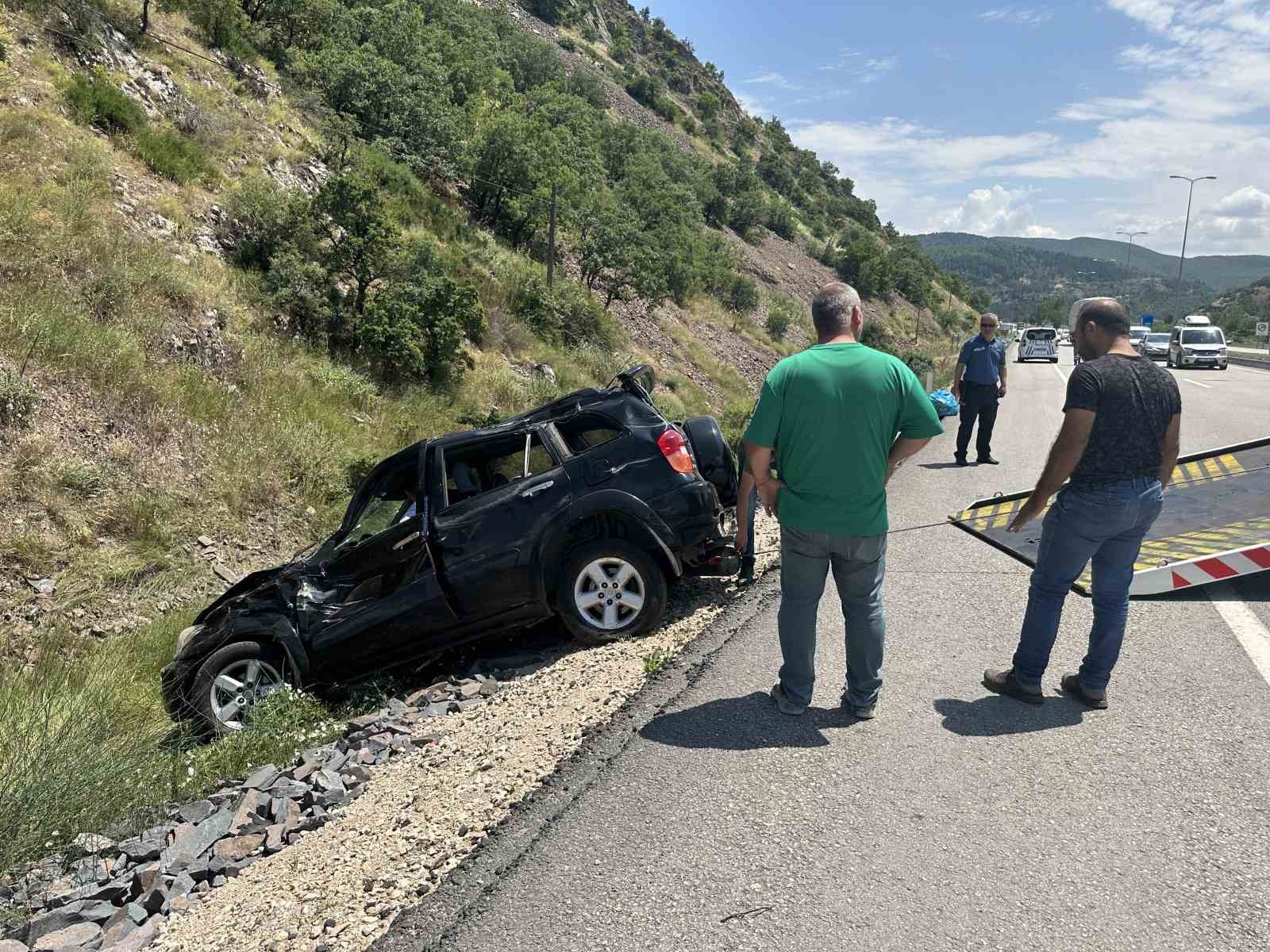 ANKARA-İSTANBUL D-750 KARAYOLU ÜZERİ KIZILCAHAMAM MEVKİİNDE MEYDANA GELEN TRAFİK KAZASINDA