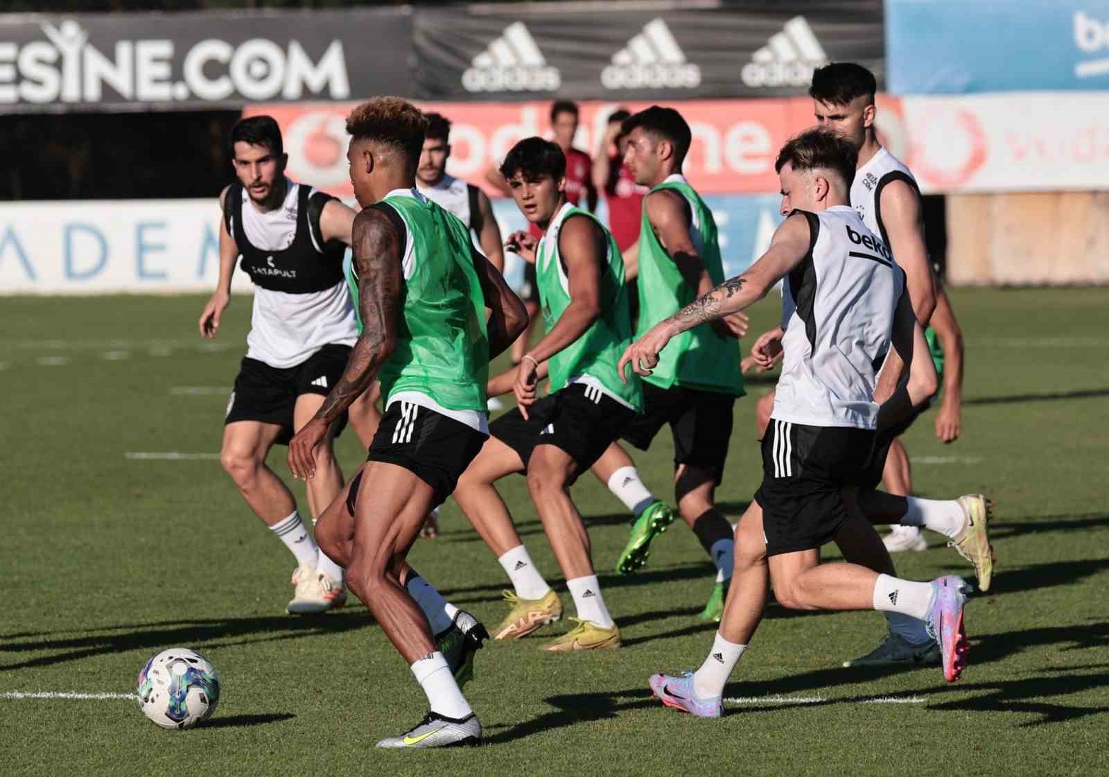 BEŞİKTAŞ, 2023-24 SEZONU HAZIRLIKLARINA, BU AKŞAM YAPTIĞI ANTRENMANLA BAŞLADI.