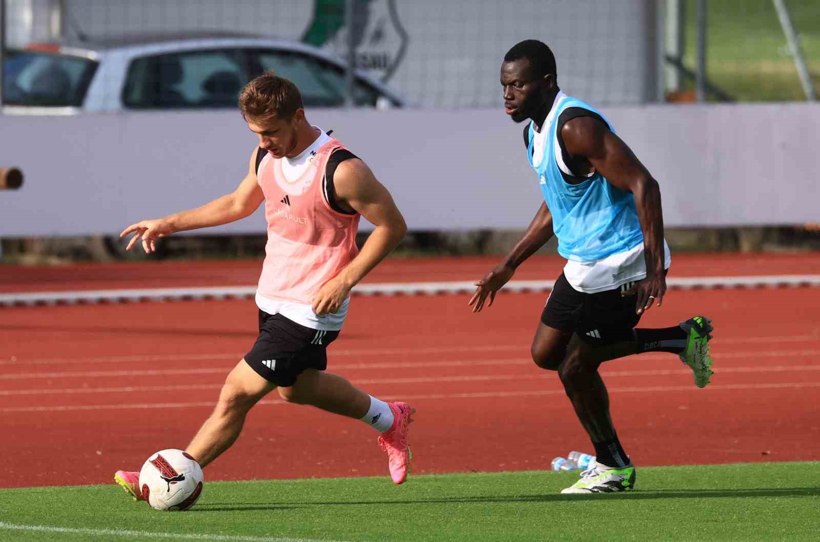 BEŞİKTAŞ, ALMANYA KAMPINDA YENİ SEZON HAZIRLIKLARINI, BU AKŞAM YAPTIĞI ANTRENMANLA