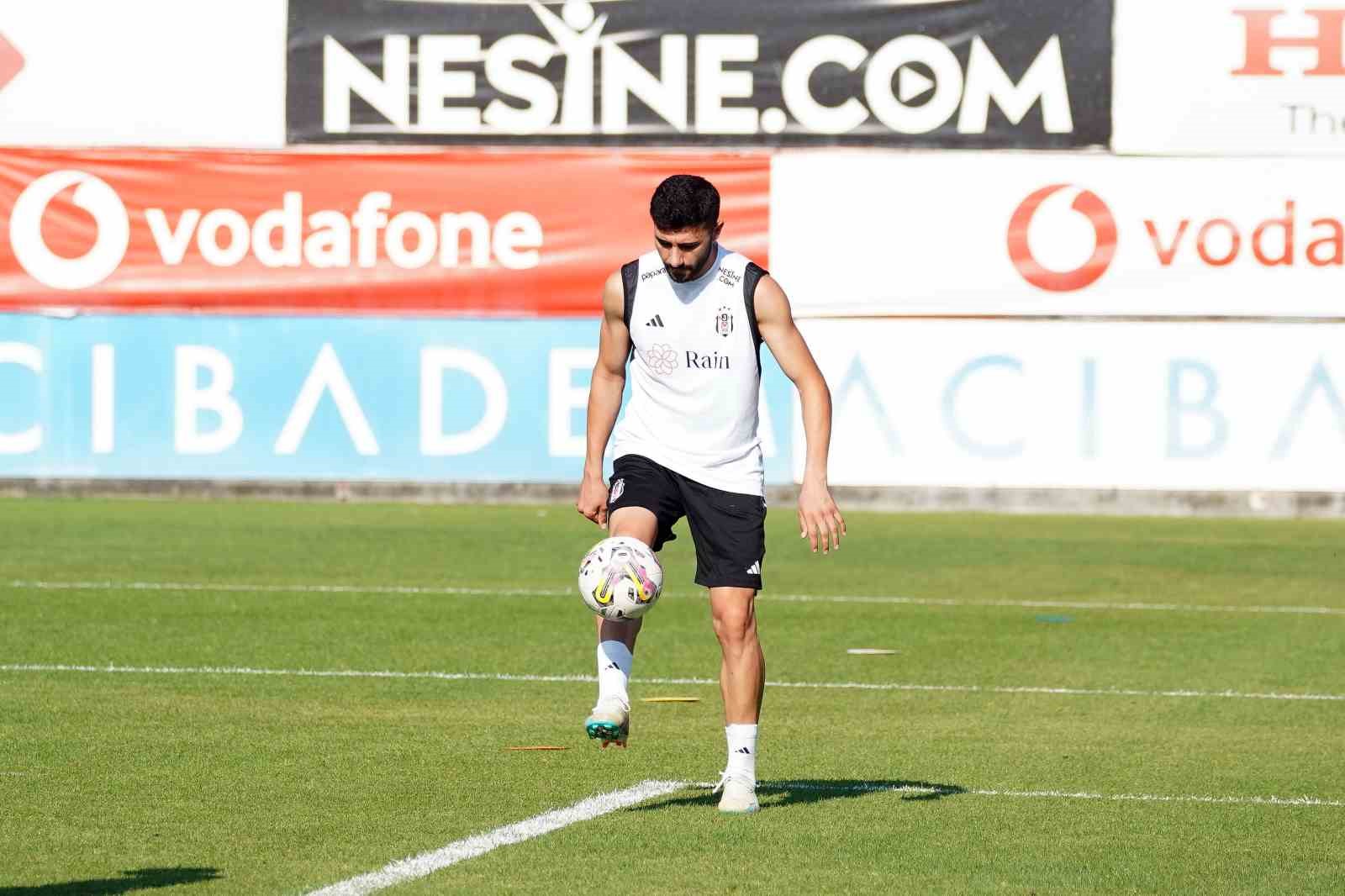 BEŞİKTAŞ, YENİ SEZON HAZIRLIKLARINI BUGÜN AKŞAM YAPTIĞI İKİNCİ ANTRENMAN İLE