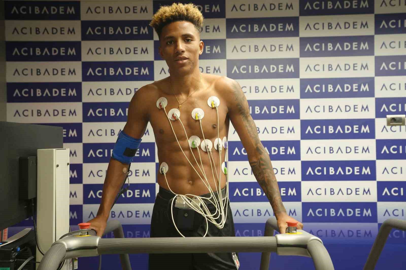 YENİ SEZON HAZIRLIKLARINI SÜRDÜREN BEŞİKTAŞ'TA, FUTBOLCULAR SAĞLIK KONTROLLERİNDEN GEÇTİ.