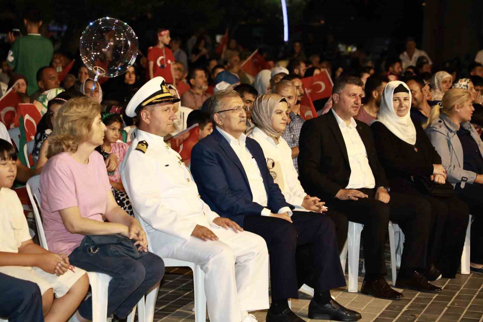 BEYKOZ’DA 15 TEMMUZ DEMOKRASİ VE MİLLİ BİRLİK GÜNÜ COŞKUYLA KUTLANDI