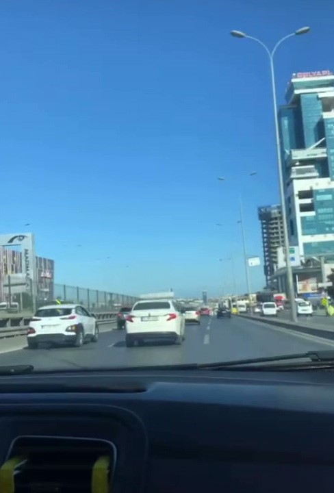 BEYLİKDÜZÜ D-100 GÜNEY YOL İSTİKAMETİNDE  ARACI İLE TRAFİK GÜVENLİĞİNİ