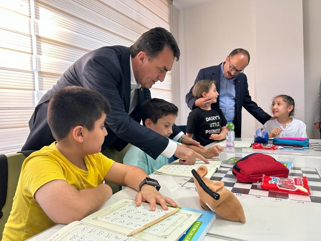 OSMANGAZİ BELEDİYESİ’NİN “GELECEĞİ ŞANSA BIRAKMIYORUZ” DÜŞÜNCESİYLE HAYATA GEÇİRDİĞİ BİLGİ EVLERİ,
