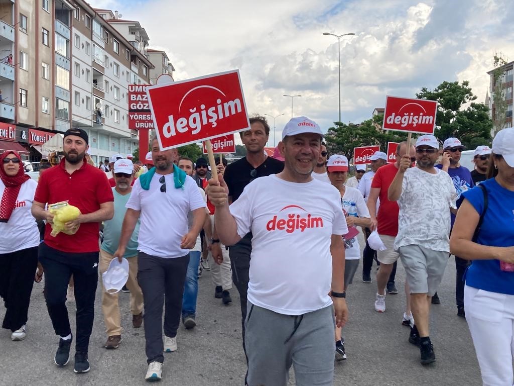 BOLU BELEDİYE BAŞKANI TANJU ÖZCAN, CUMHURİYET HALK PARTİSİ’NDE (CHP) DEĞİŞİM