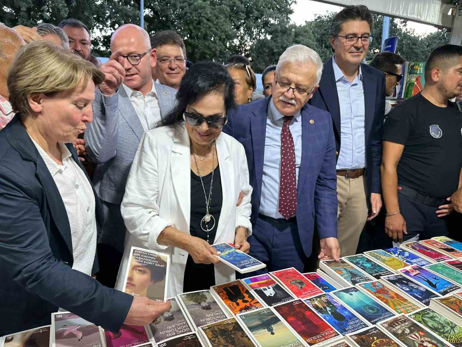 BURHANİYE İLÇESİNDE, 4. KİTAP FUARI BAŞLARKEN, FUARIN KURDELESİ DE TÜRKAN