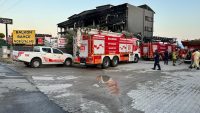 BALIKESİR'İN BURHANİYE İLÇESİNDE, SABAHIN ERKEN SAATLERİNDE ÇIKAN YANGINDA BİR MOBİLYA
