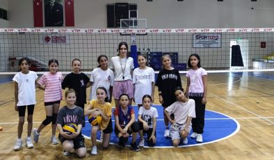 Burhaniye’de yaz spor okulları açıldı