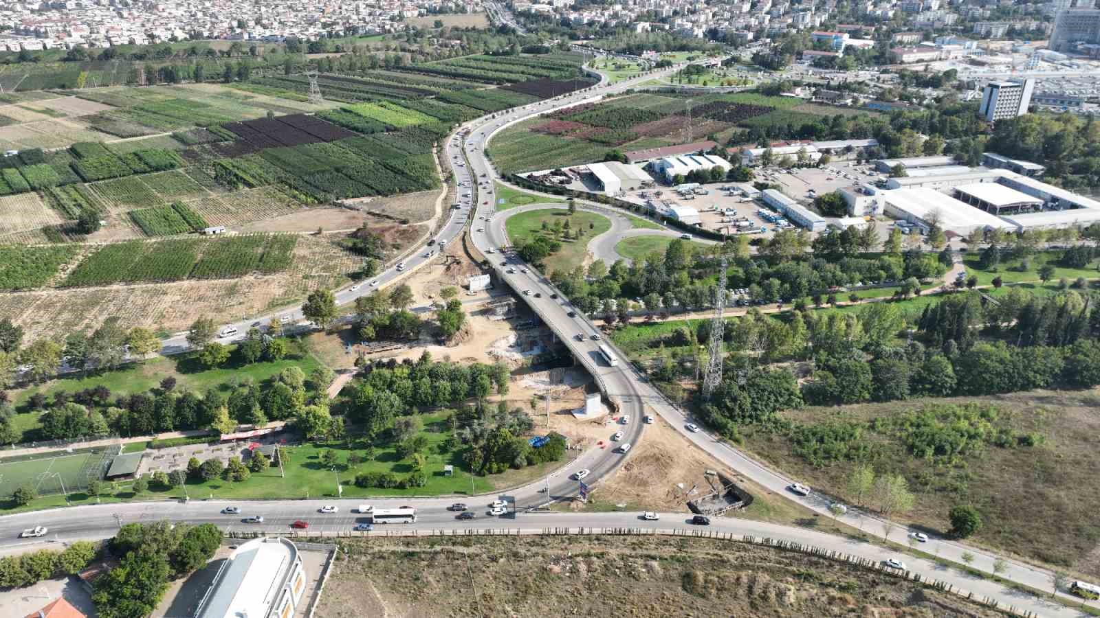 YENİ KÖPRÜ VE KAVŞAKLARLA BURSA TRAFİĞİNE NEFES ALDIRAN BÜYÜKŞEHİR BELEDİYESİ,