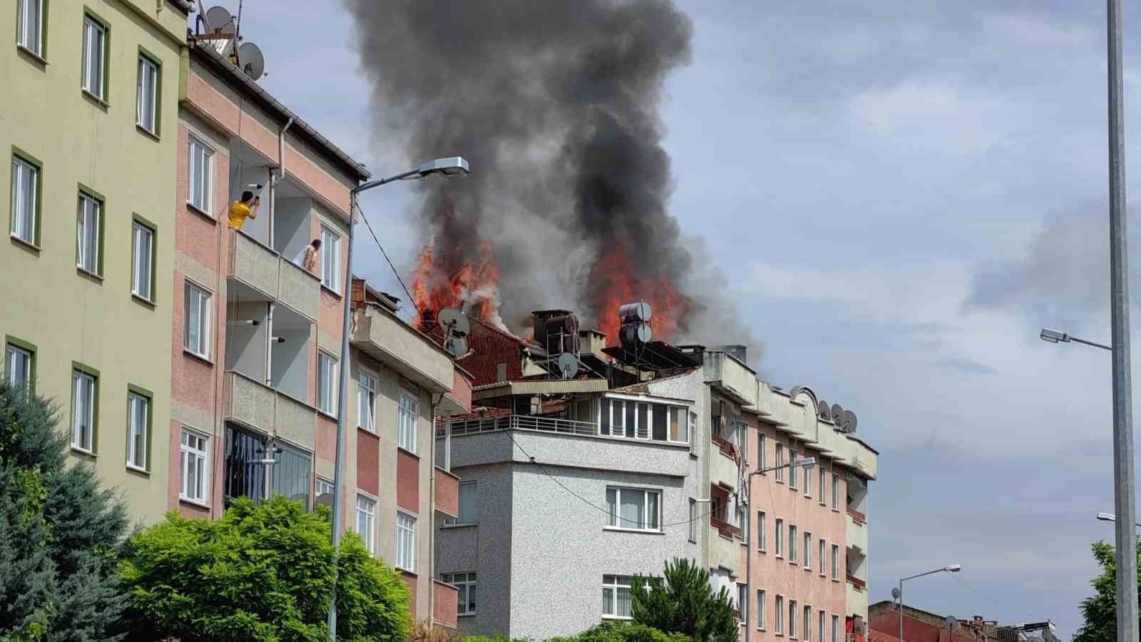 BURSA'NIN İNEGÖL İLÇESİ SÜLEYMANİYE MAHALLESİ İSTİKLAL CADDESİ'NDE BULUNAN 5 KATLI