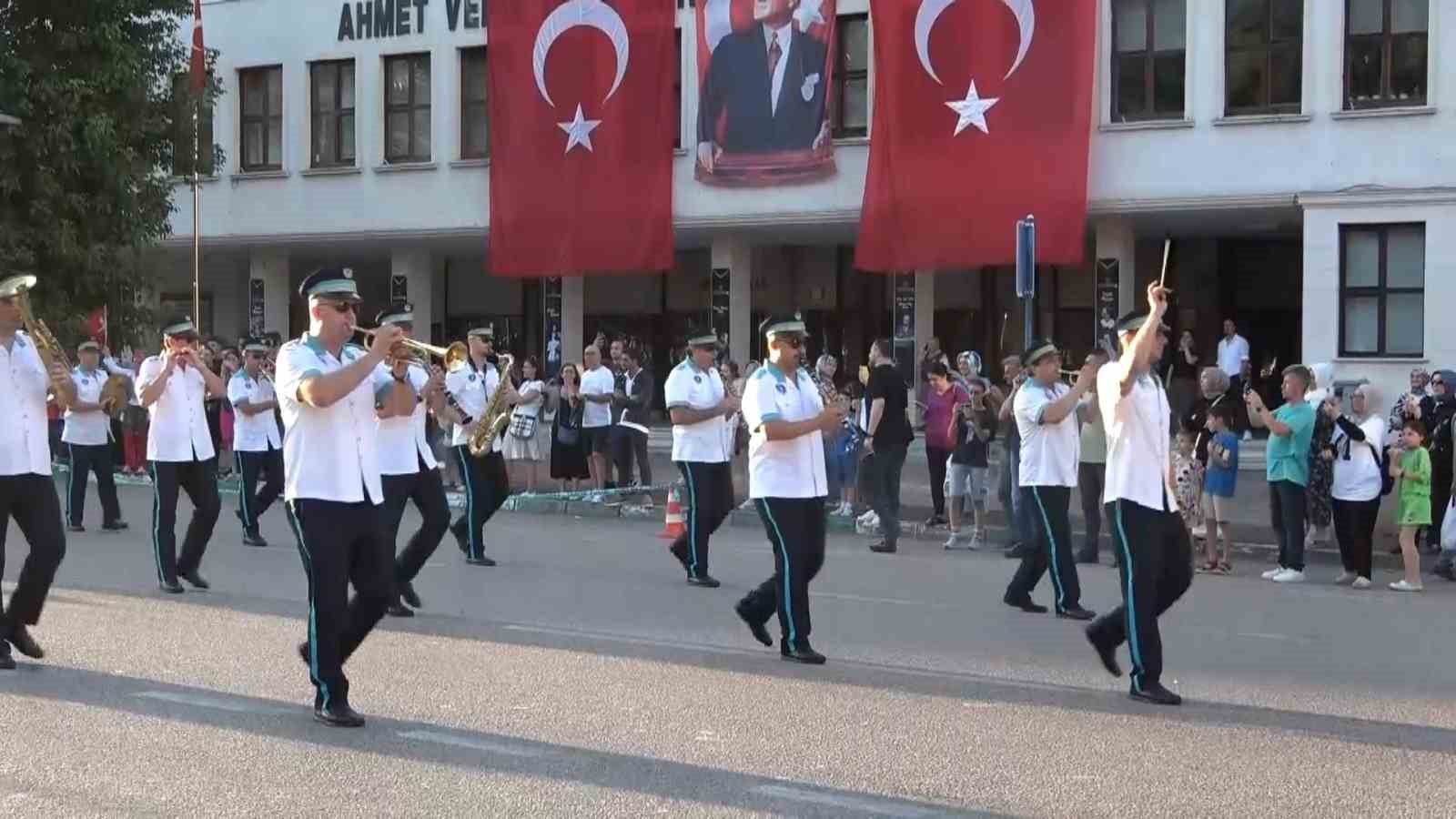 BURSALILAR, 15 TEMMUZ HAİN DARBE GİRİŞİMİNİN 7. YIL DÖNÜMÜNDE MEYDANLARA