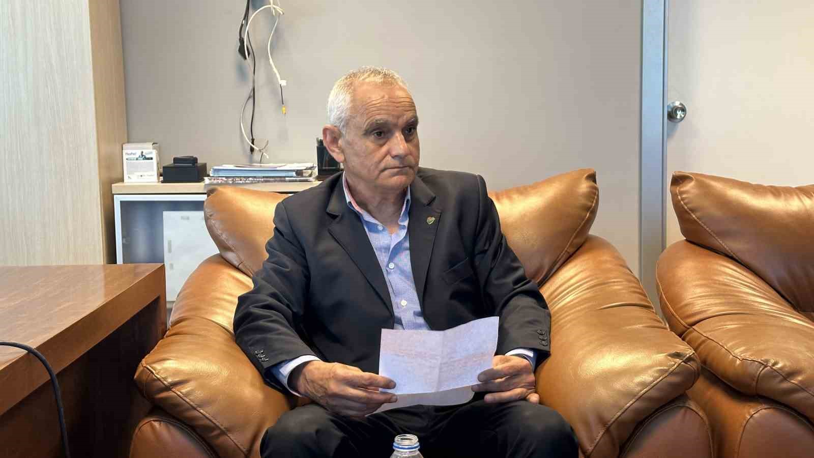 BURSASPOR BAŞKANI RECEP GÜNAY, OLAĞANÜSTÜ KONGRE'YE GİTMEYECEĞİNİ AÇIKLADI.