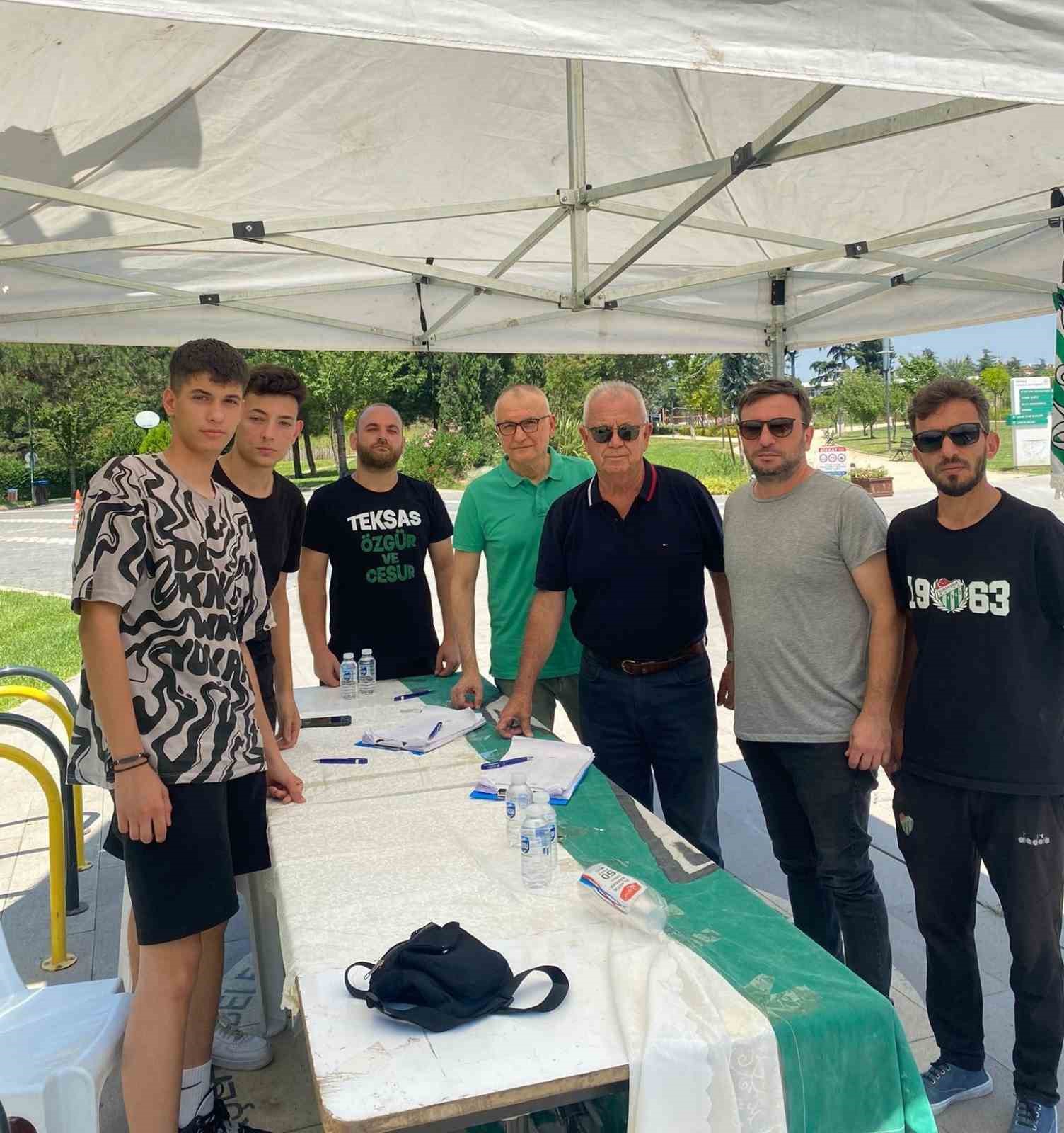 DİVAN KURULU DA BURSASPOR TARAFTARINA DESTEK VEREREK KULÜBÜ KONGREYE GÖTÜRMEYE
