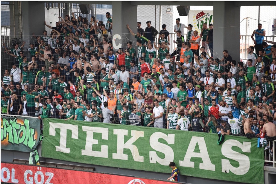 BURSASPOR TARAFTARI İMZA TOPLAYACAK.