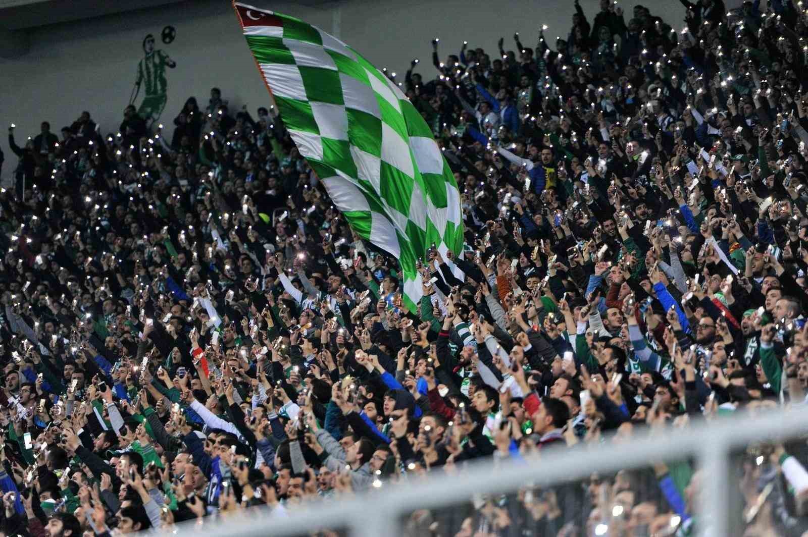 BURSASPOR TARAFTARI YARIN SAAT 14.00'TE ÖZLÜCE İBRAHİM YAZICI TESİSLERİ'NDE TOPLANACAK.