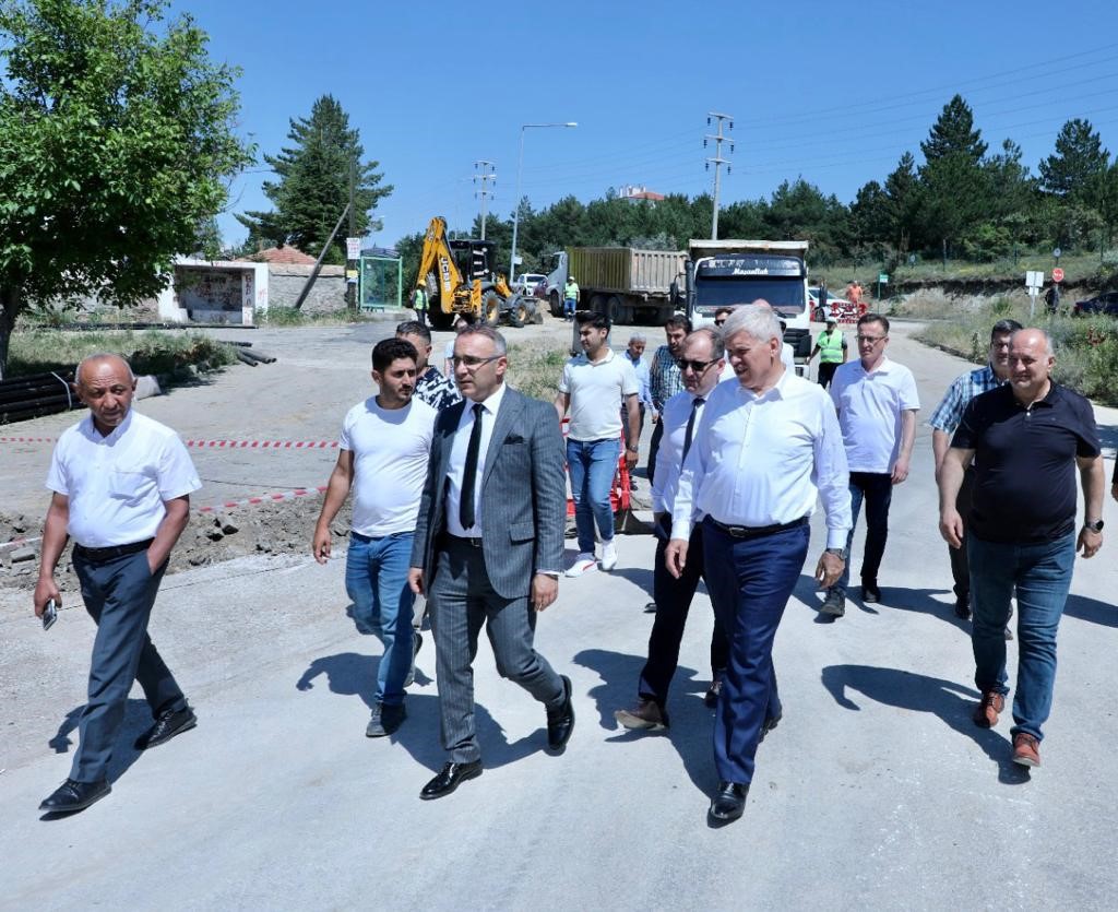 BURSA’DA HAYATA GEÇİRDİĞİ ALTYAPI YATIRIMLARI KENTİ SAĞLIKLI BİR GELECEĞE HAZIRLAYAN