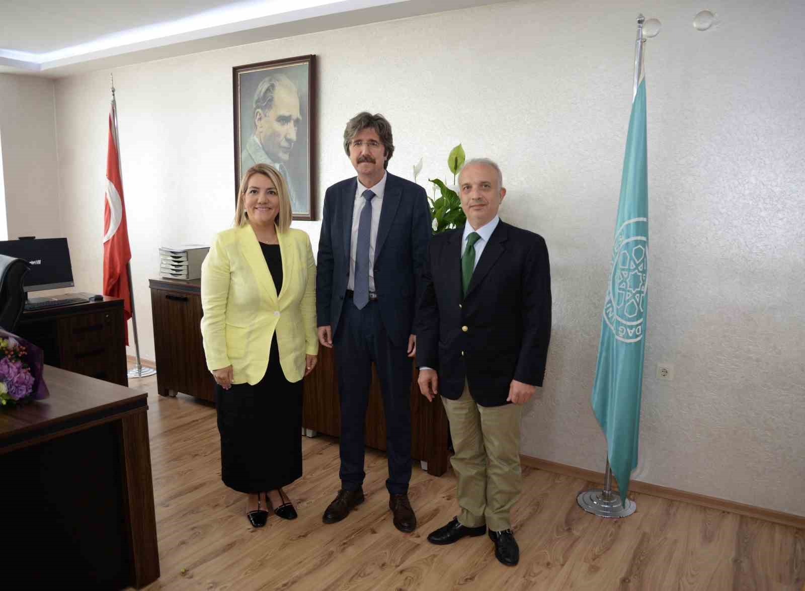 BURSA ULUDAĞ ÜNİVERSİTESİ (BUÜ) TIP FAKÜLTESİ DEKANLIĞI GÖREVİNE PROF. DR.