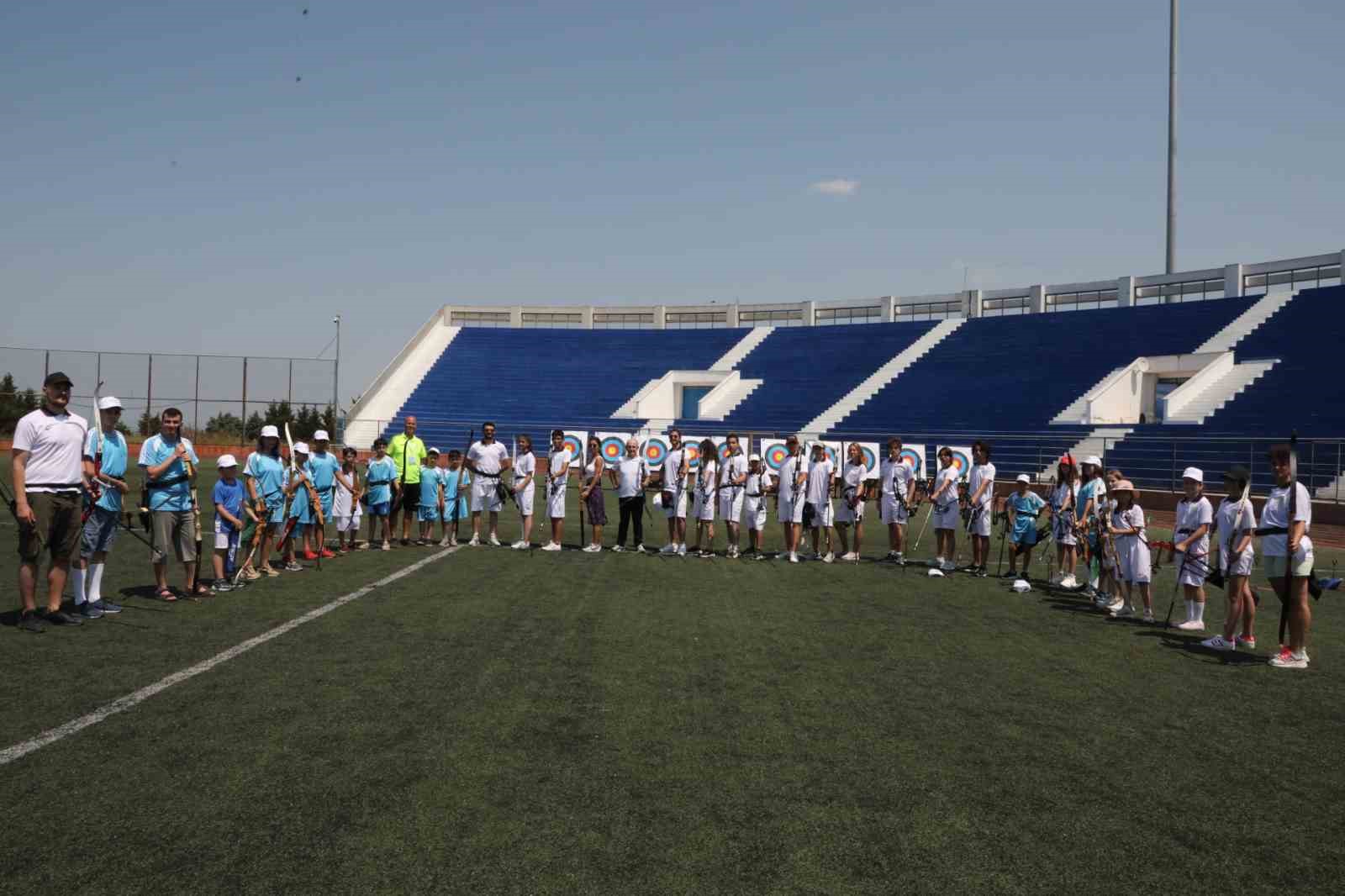 BÜYÜKÇEKMECE BELEDİYESİ YAZ SPOR OKULU BU YIL DA GÖRKEMLİ BİR