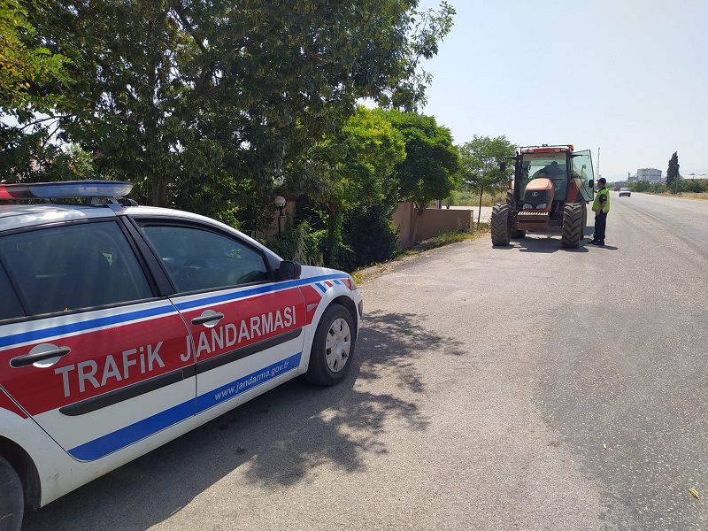Balıkesir İl Jandarma Trafik Jandarması, Balıkesir genelinde tarım araçlarını denetledi.
