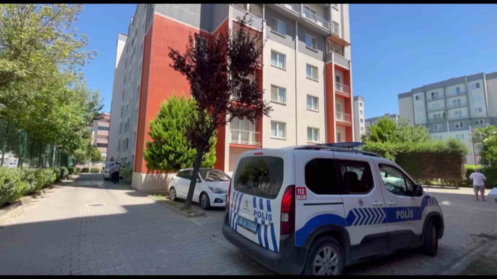 BURSA’DA BİR SİTENİN 7. KATTAKİ DAİRESİNE CAM BALKON TAKARKEN DENGESİNİ