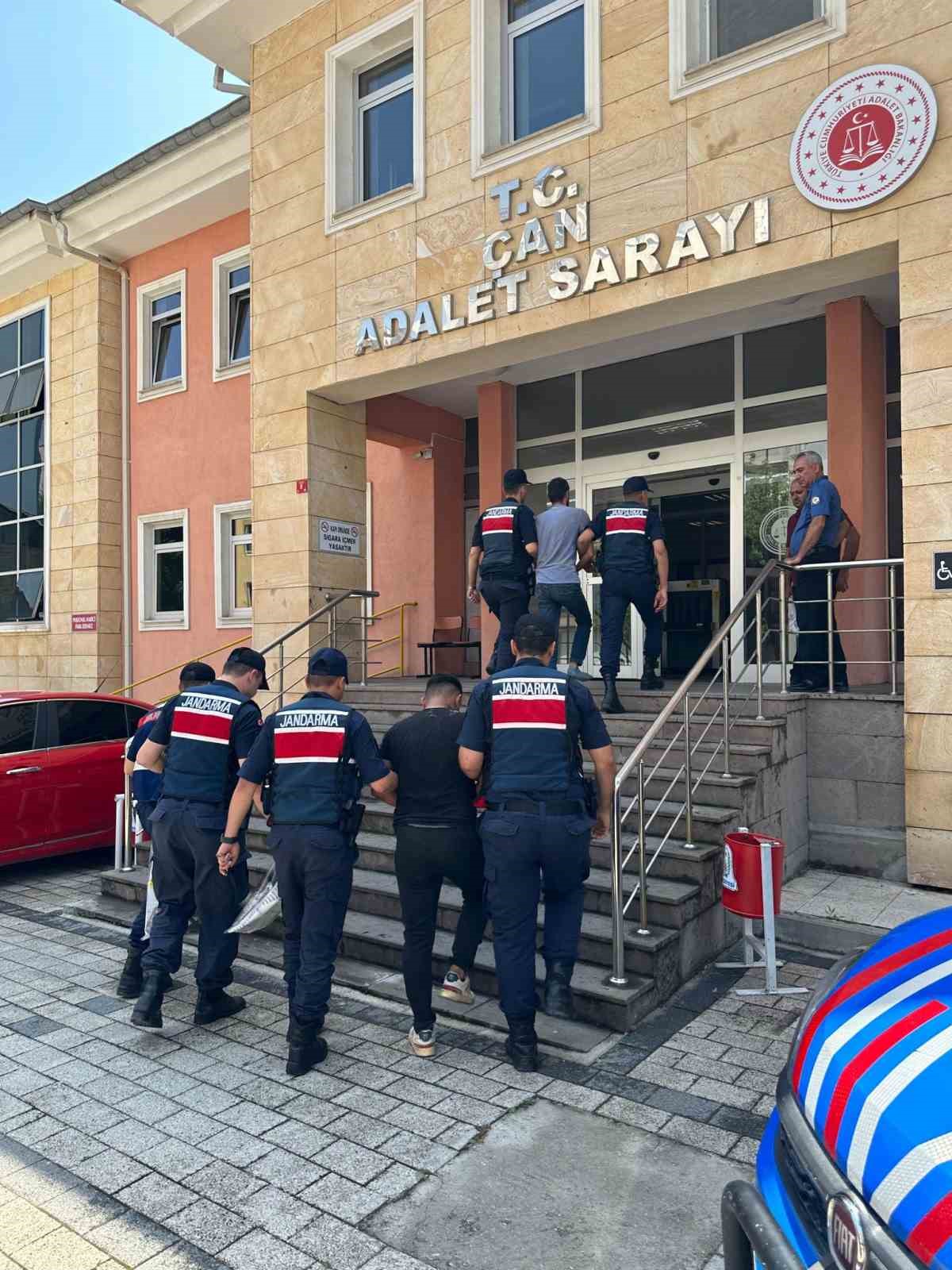 ÇANAKKALE'DE 1 MİLYON 700 BİN TL DEĞERİNDE YERALTI ELEKTRİK KABLOSUNU